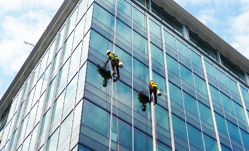 High-rise-Window-Cleaning